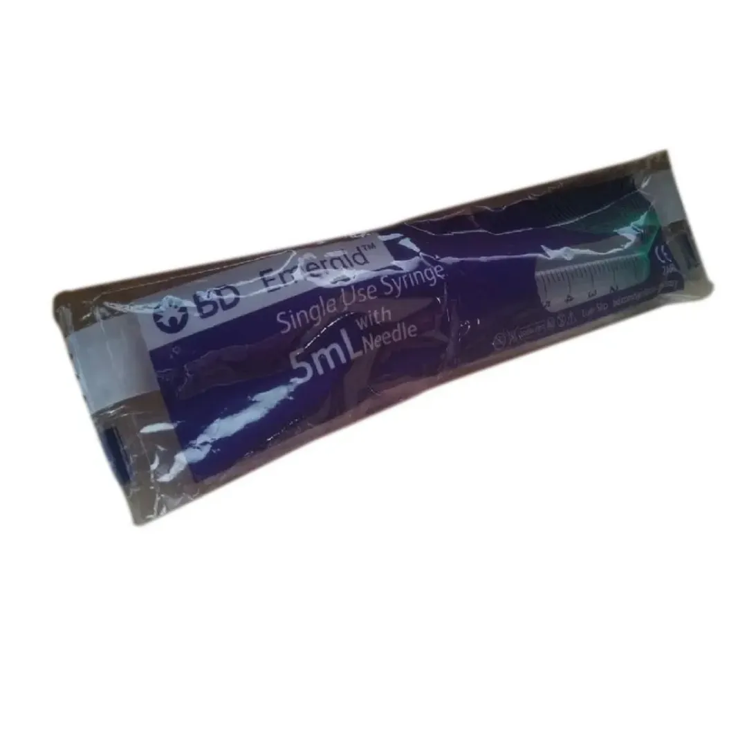 BD Emerald 5ml Syringe with Needle - 24G -100 Syringe box